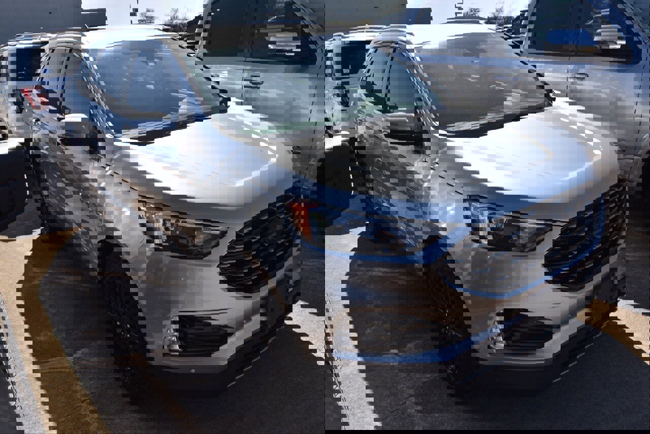 Certified 2022 Ford Edge Titanium image 4