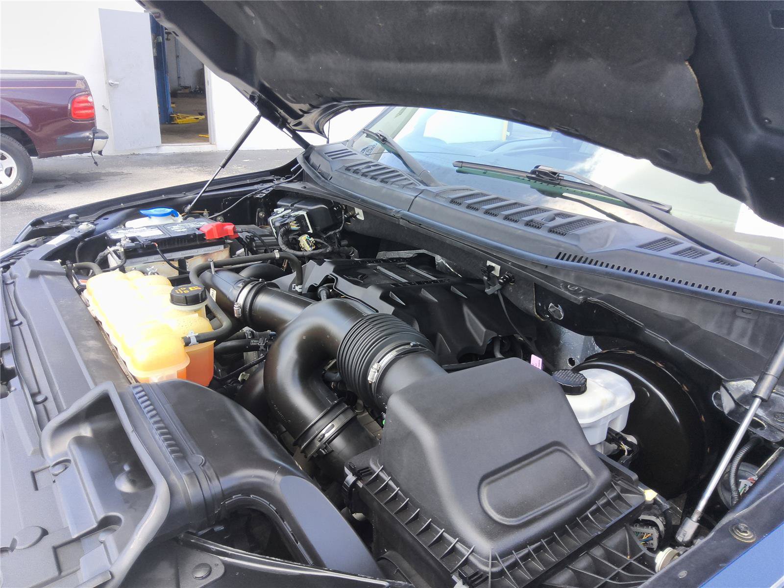 Certified 2018 Ford F150 XLT w/ Equipment Group 302A Luxury RWD image 15