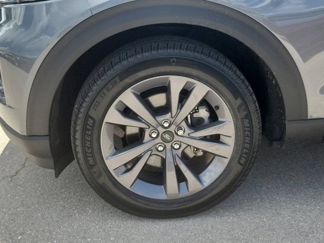 Certified 2024 Ford Explorer XLT w/ Equipment Group 202A AWD/4WD image 8