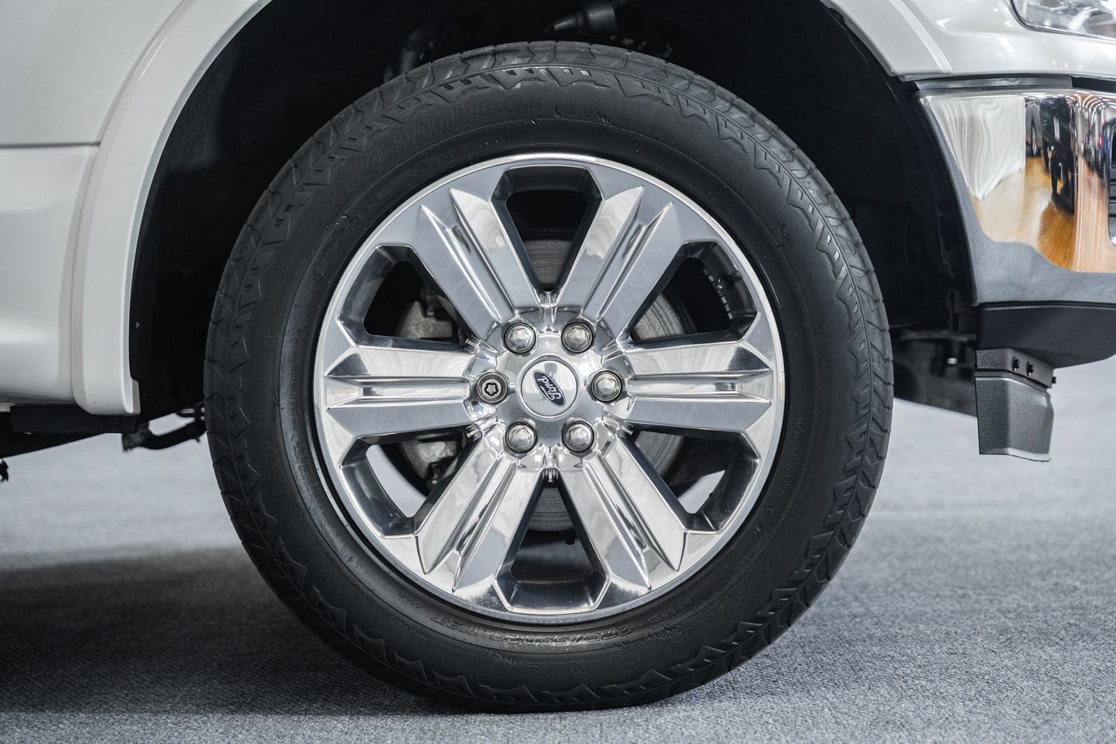 Certified 2019 Ford F150 Lariat w/ Equipment Group 502A Luxury image 19