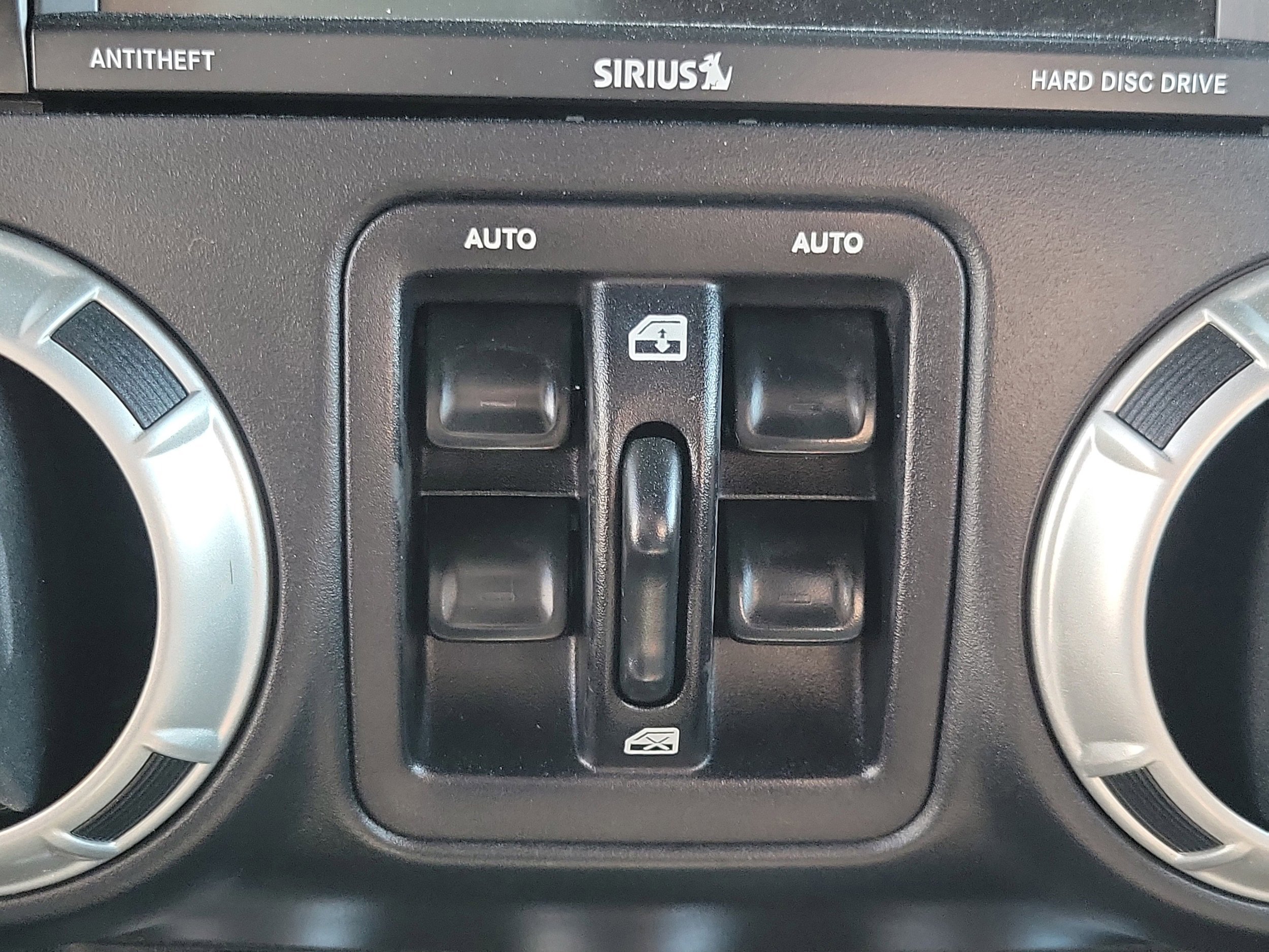 Used 2017 Jeep Wrangler Unlimited Rubicon w/ Connectivity Group AWD/4WD image 23