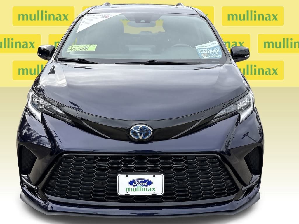 Used 2024 Toyota Sienna XSE image 7