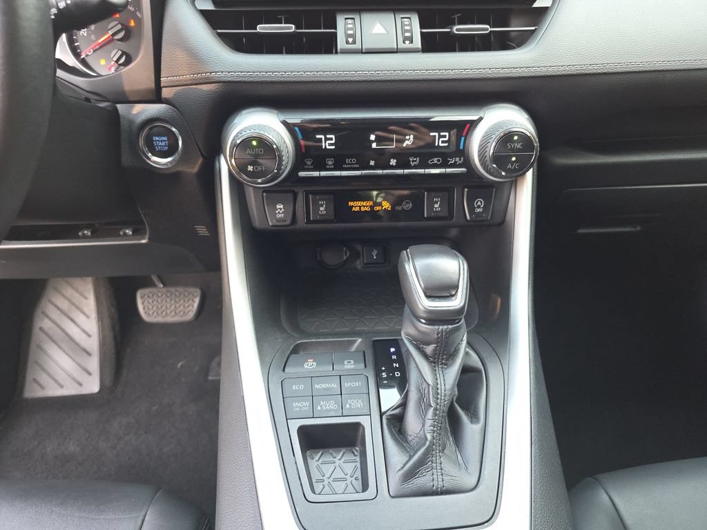 Used 2021 Toyota RAV4 XLE Premium AWD/4WD image 22