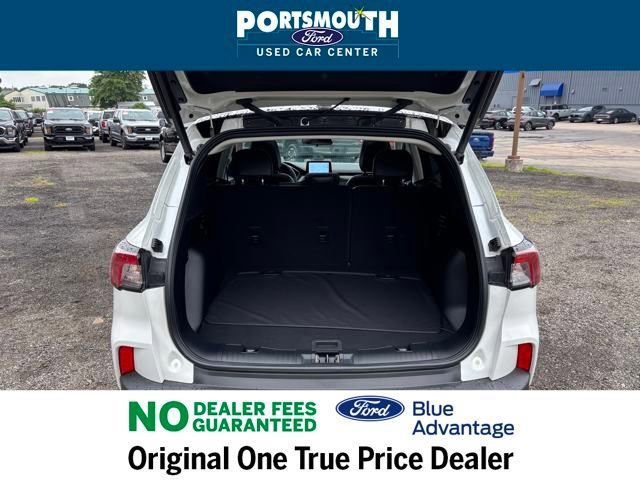Certified 2022 Ford Escape SEL w/ SEL Stealth AWD Package image 18