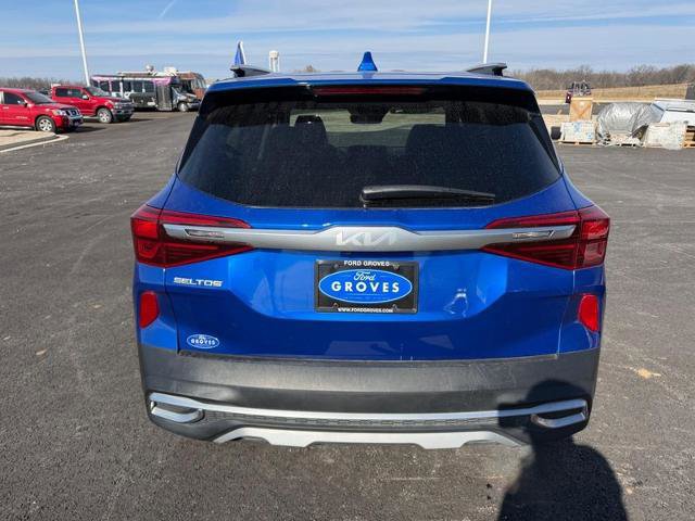 Used 2023 Kia Seltos EX image 3