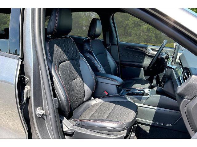 Certified 2025 Ford Escape ST-Line w/ Tech Pack #1 AWD/4WD image 26