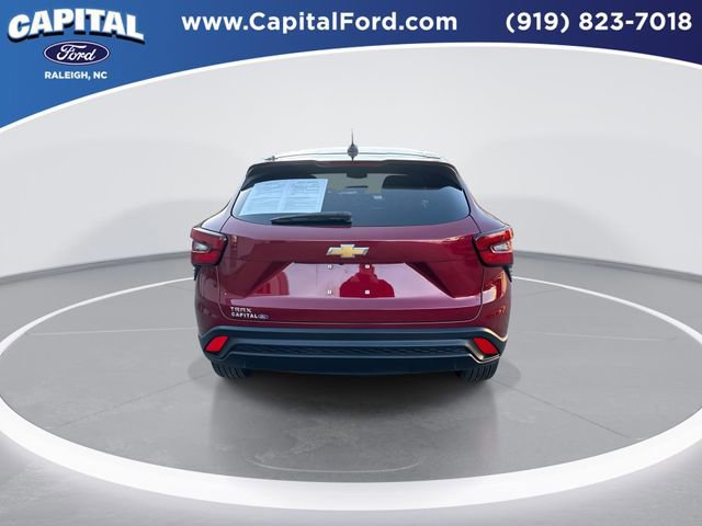 Used 2025 Chevrolet Trax LS image 5