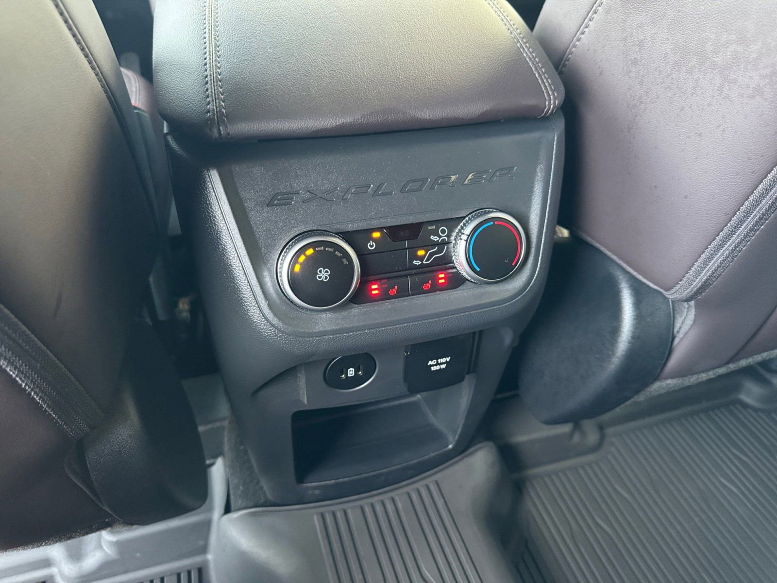Certified 2025 Ford Explorer Platinum image 18