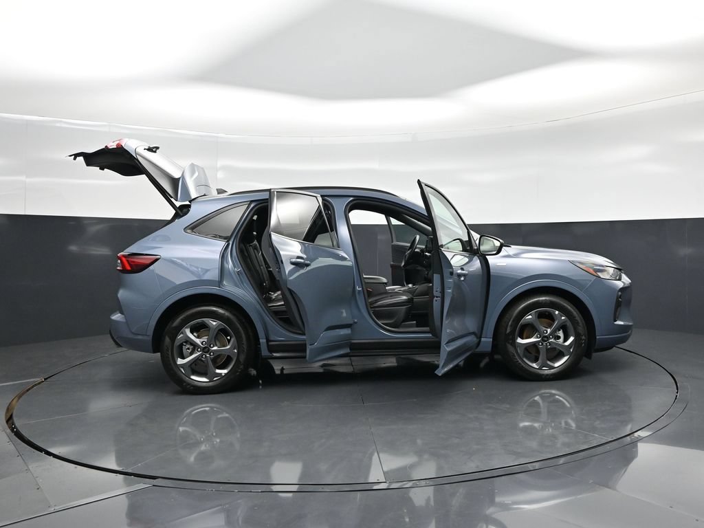 Certified 2024 Ford Escape ST-Line w/ Tech Pack #1 FWD image 5
