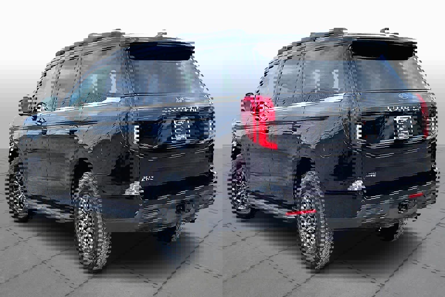 Certified 2025 Ford Expedition Active image 11