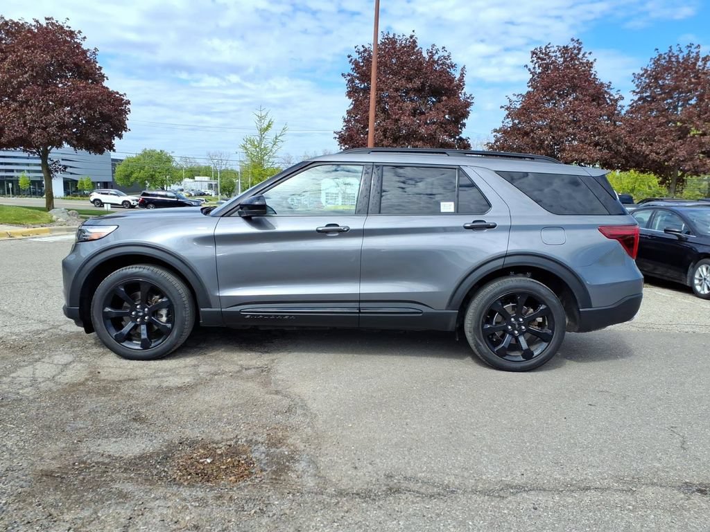 Certified 2023 Ford Explorer ST-Line AWD/4WD image 2