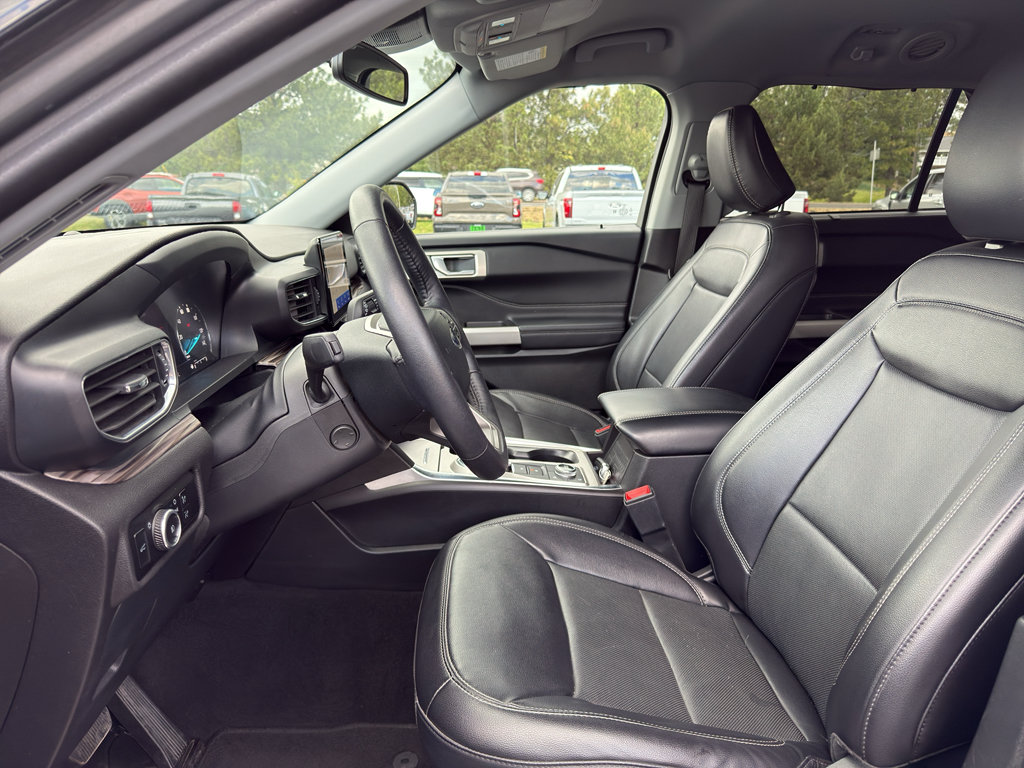 Certified 2024 Ford Explorer Limited AWD/4WD image 15