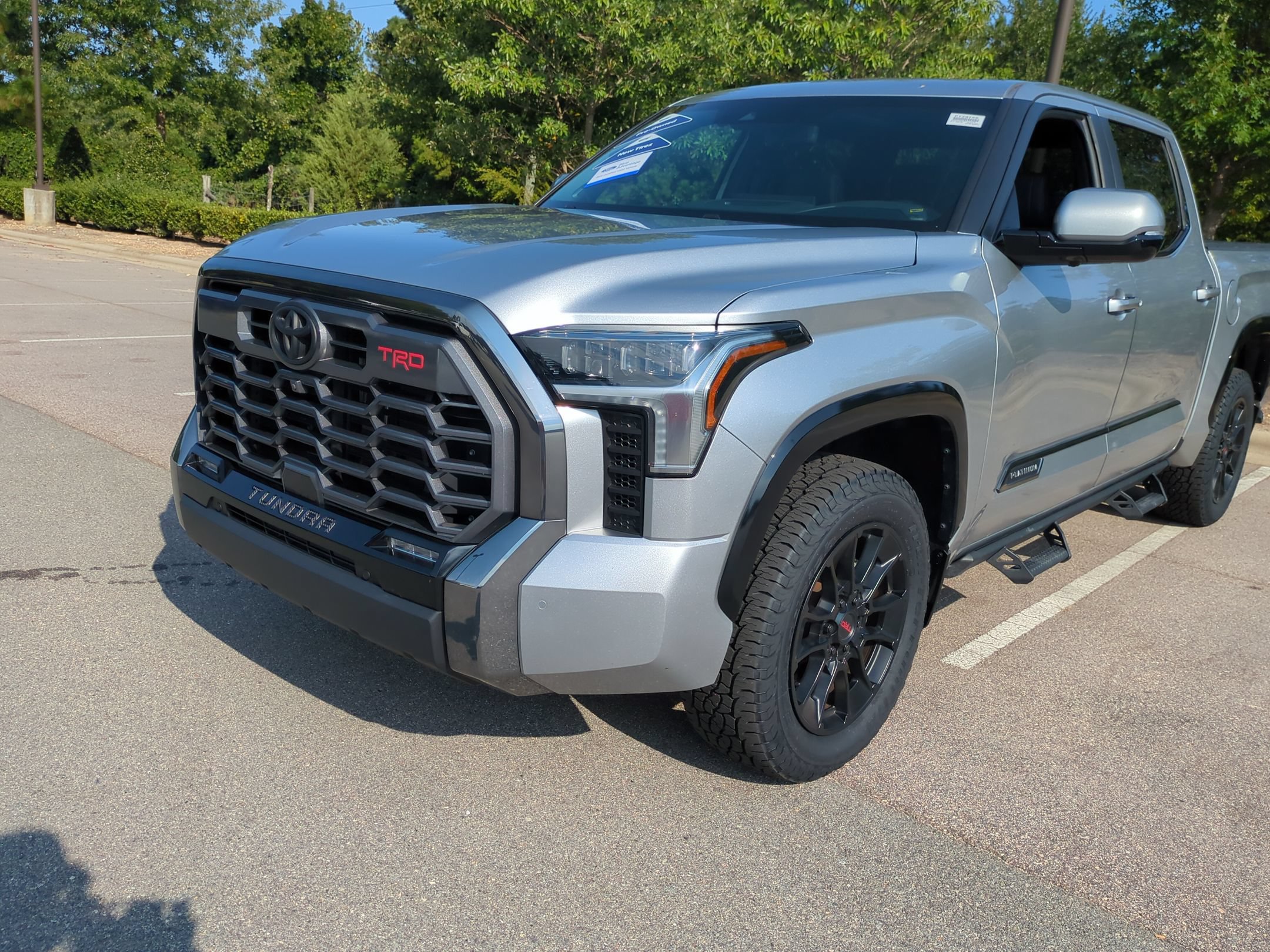 Used 2025 Toyota Tundra Platinum w/ TRD Off-Road Package AWD/4WD image 10