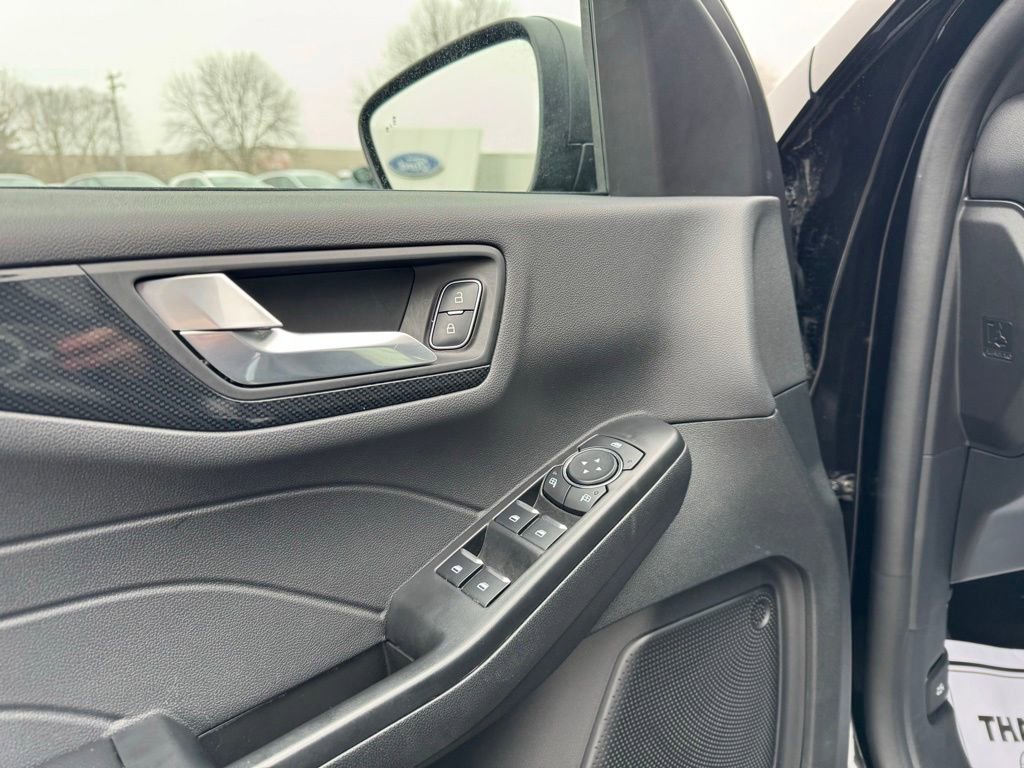 Certified 2025 Ford Escape ST-Line image 13