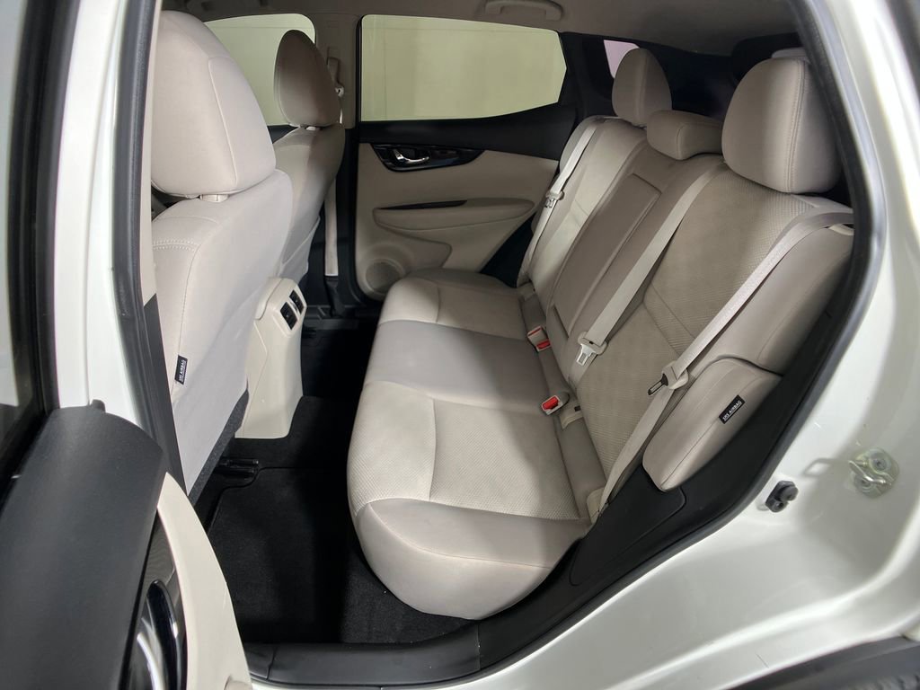 Used 2021 Nissan Rogue Sport SV image 30