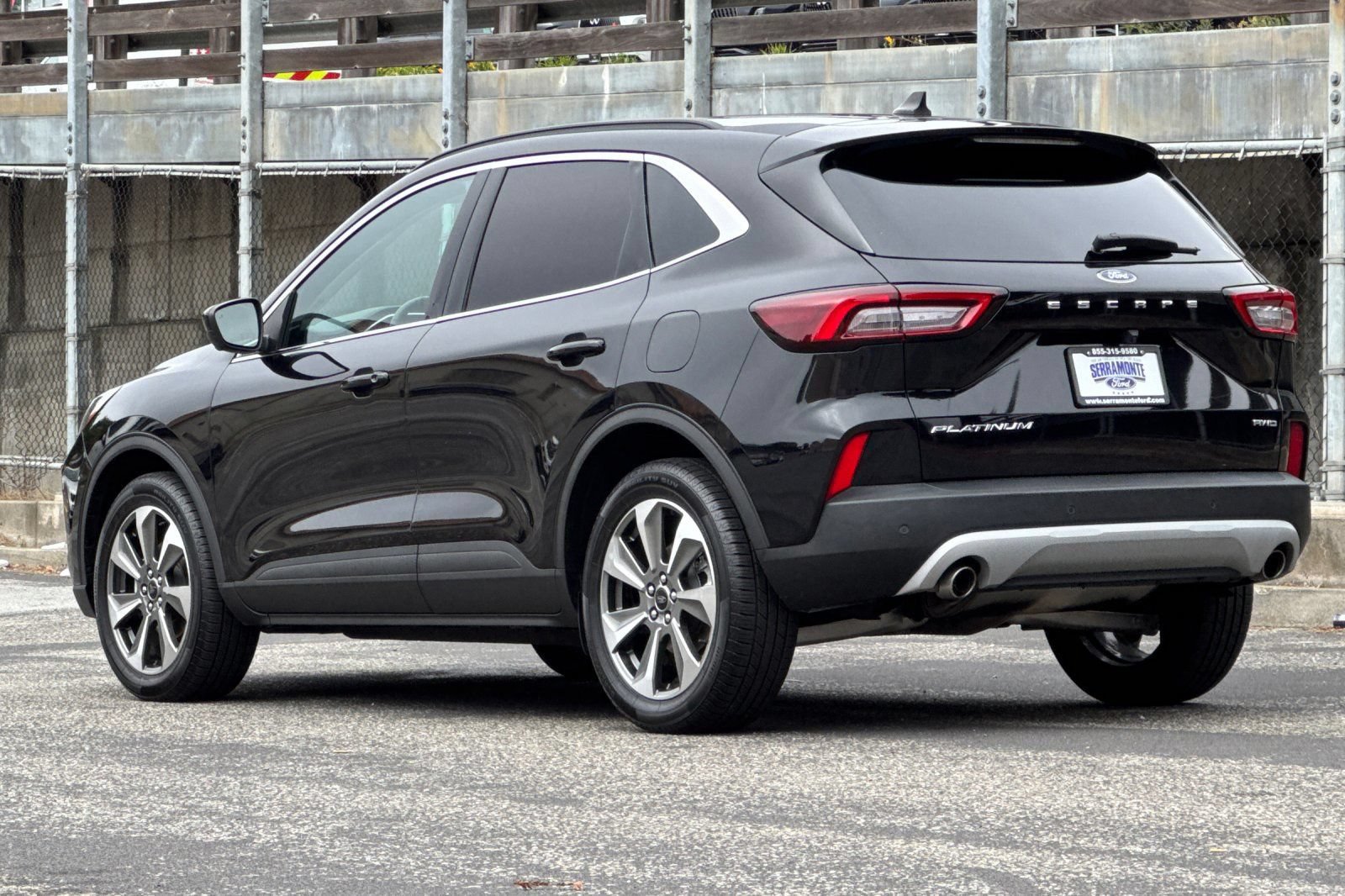 Certified 2023 Ford Escape Platinum AWD/4WD image 9