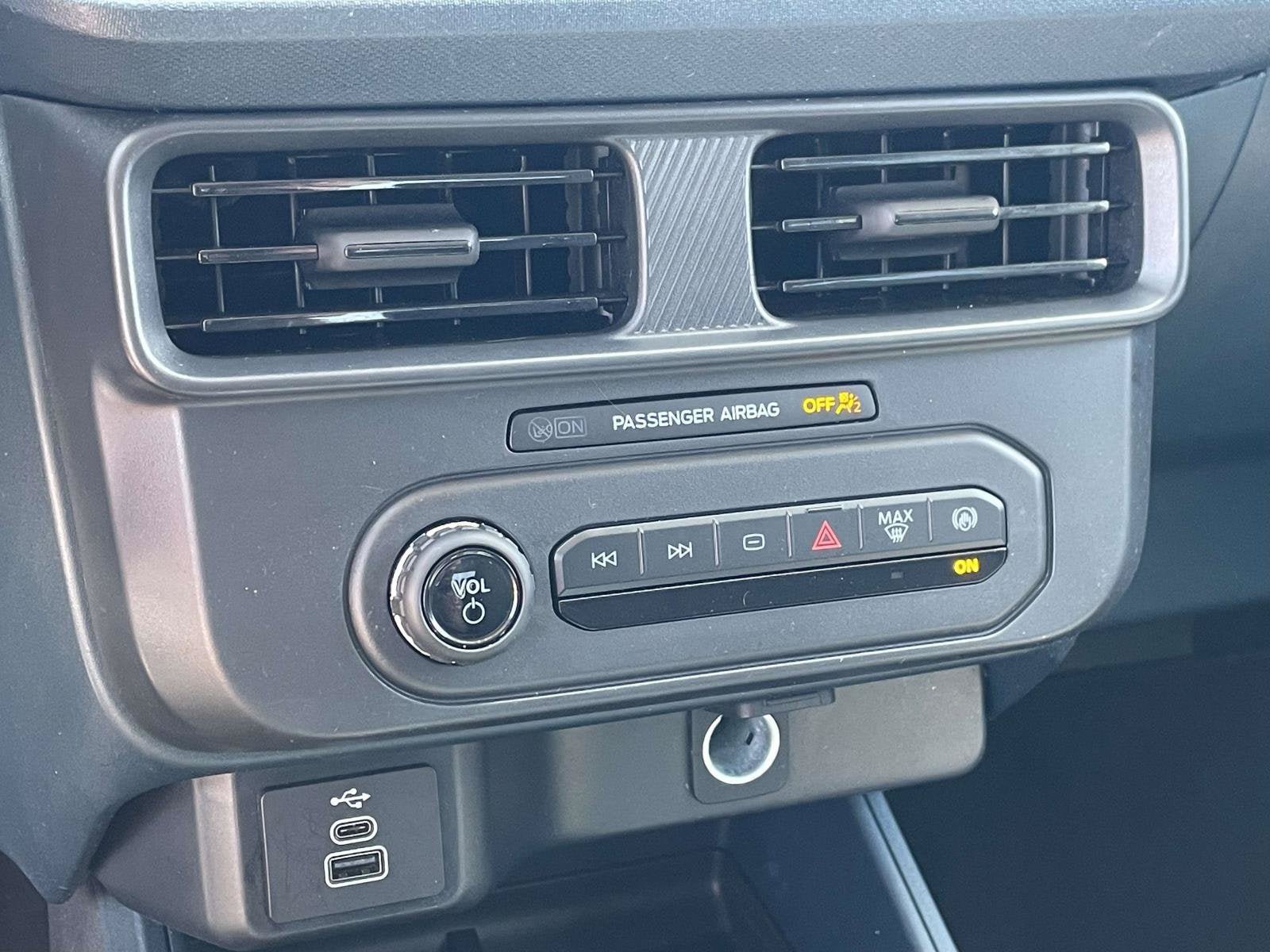 Certified 2025 Ford Maverick XL FWD image 17
