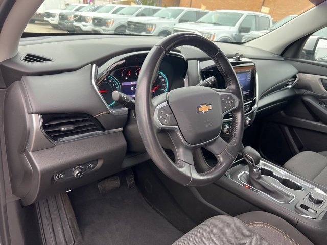 Used 2021 Chevrolet Traverse LT image 8