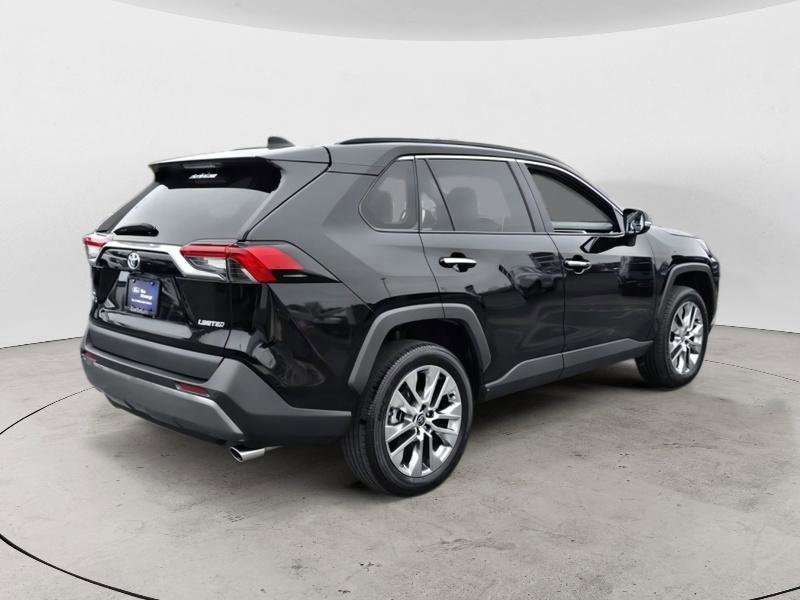 Used 2021 Toyota RAV4 Limited image 5