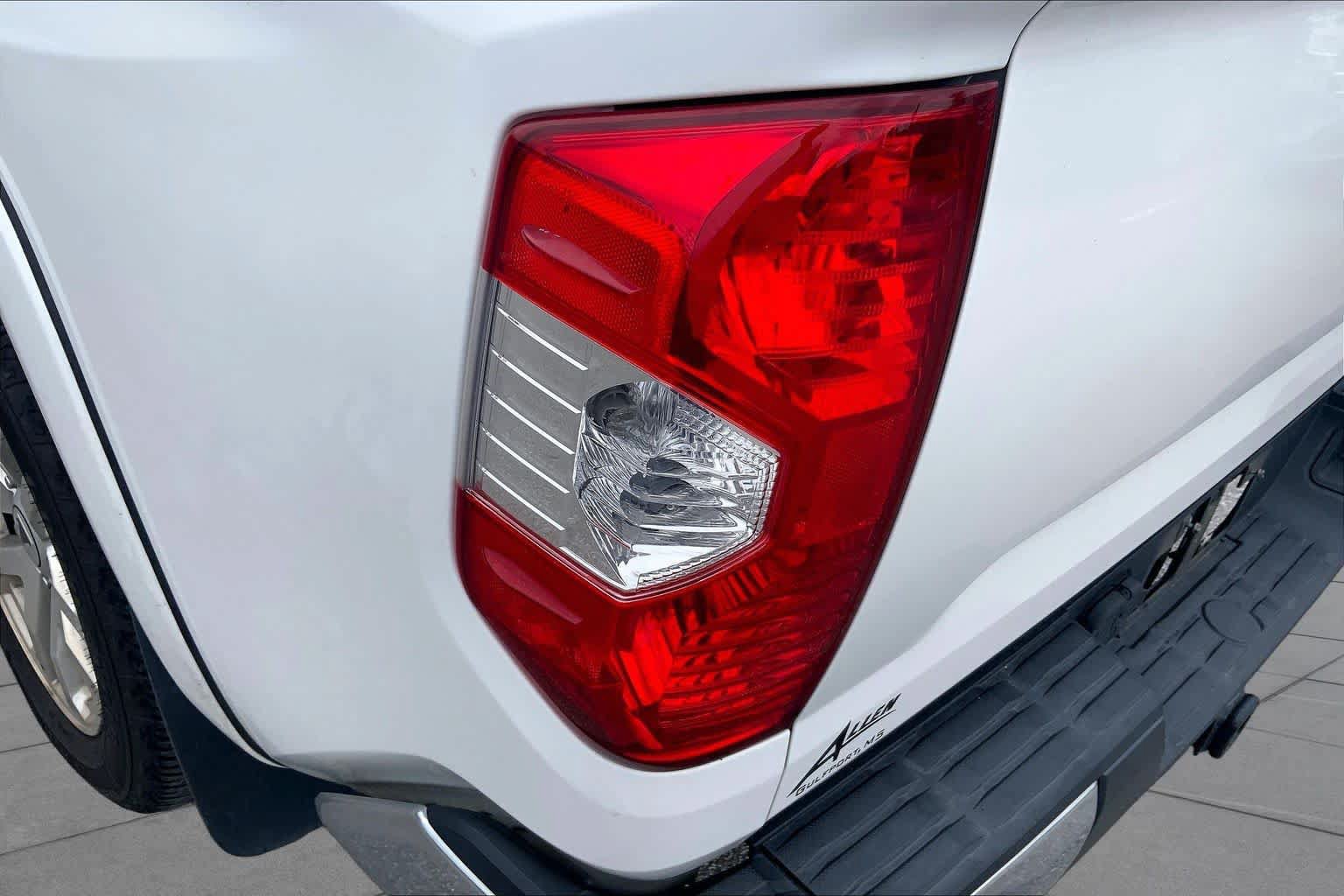 Used 2020 Toyota Tundra SR5 w/ SR5 Leather Package RWD image 29