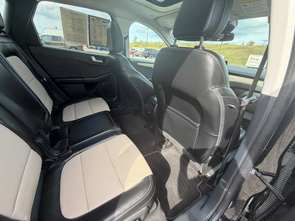 Certified 2022 Ford Escape Titanium w/ Titanium Elite Package AWD/4WD image 43