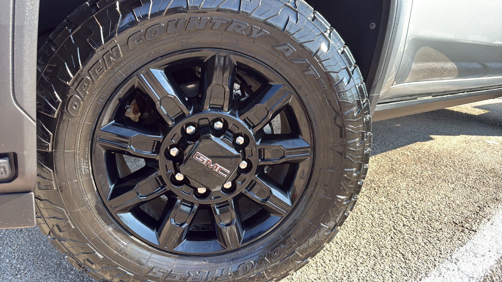 Used 2024 GMC Sierra 2500 AT4 w/ AT4 Premium Plus Package AWD/4WD image 29