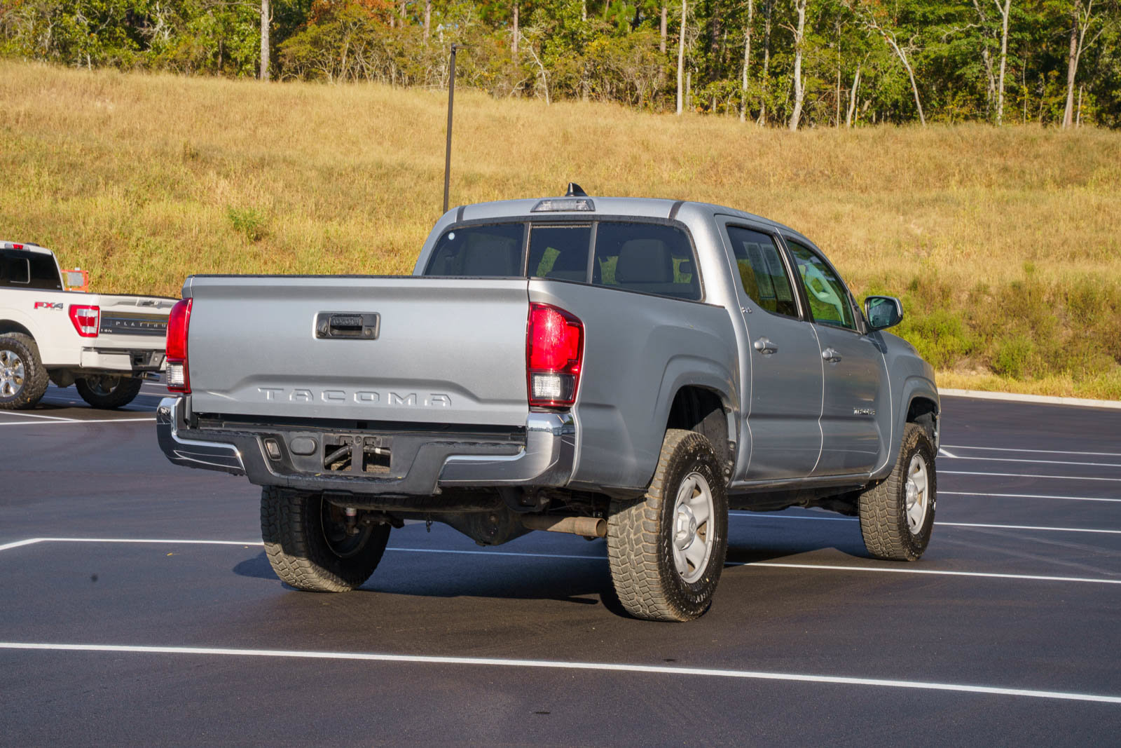 Used 2022 Toyota Tacoma SR5 RWD image 7