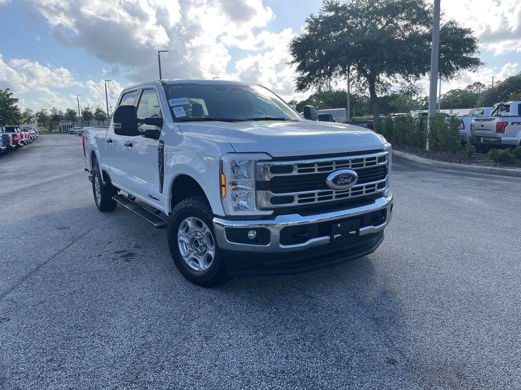Certified 2025 Ford F250 XLT w/ FX4 Off-Road Package AWD/4WD image 3