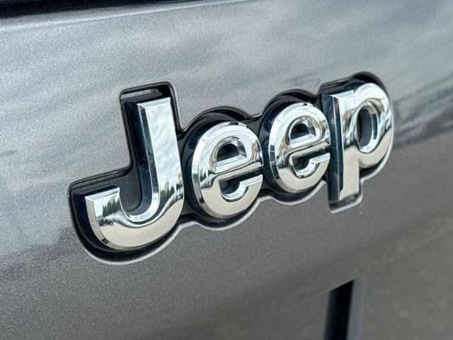 Used 2021 Jeep Cherokee Latitude Lux AWD/4WD image 12