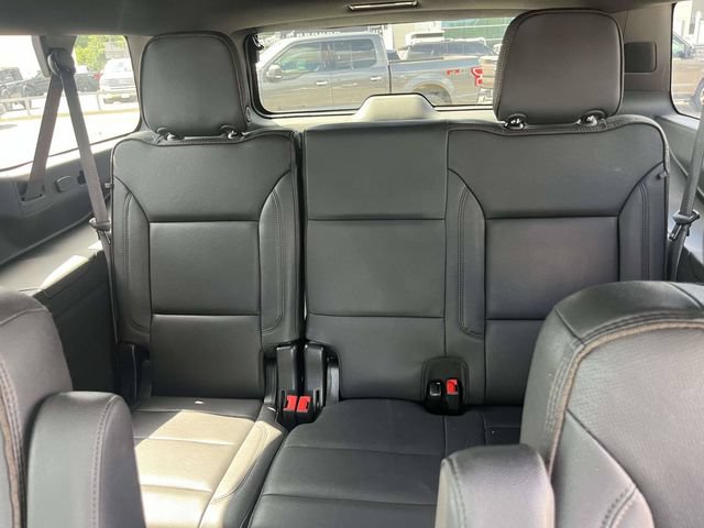 Used 2023 Chevrolet Suburban High Country AWD/4WD image 15