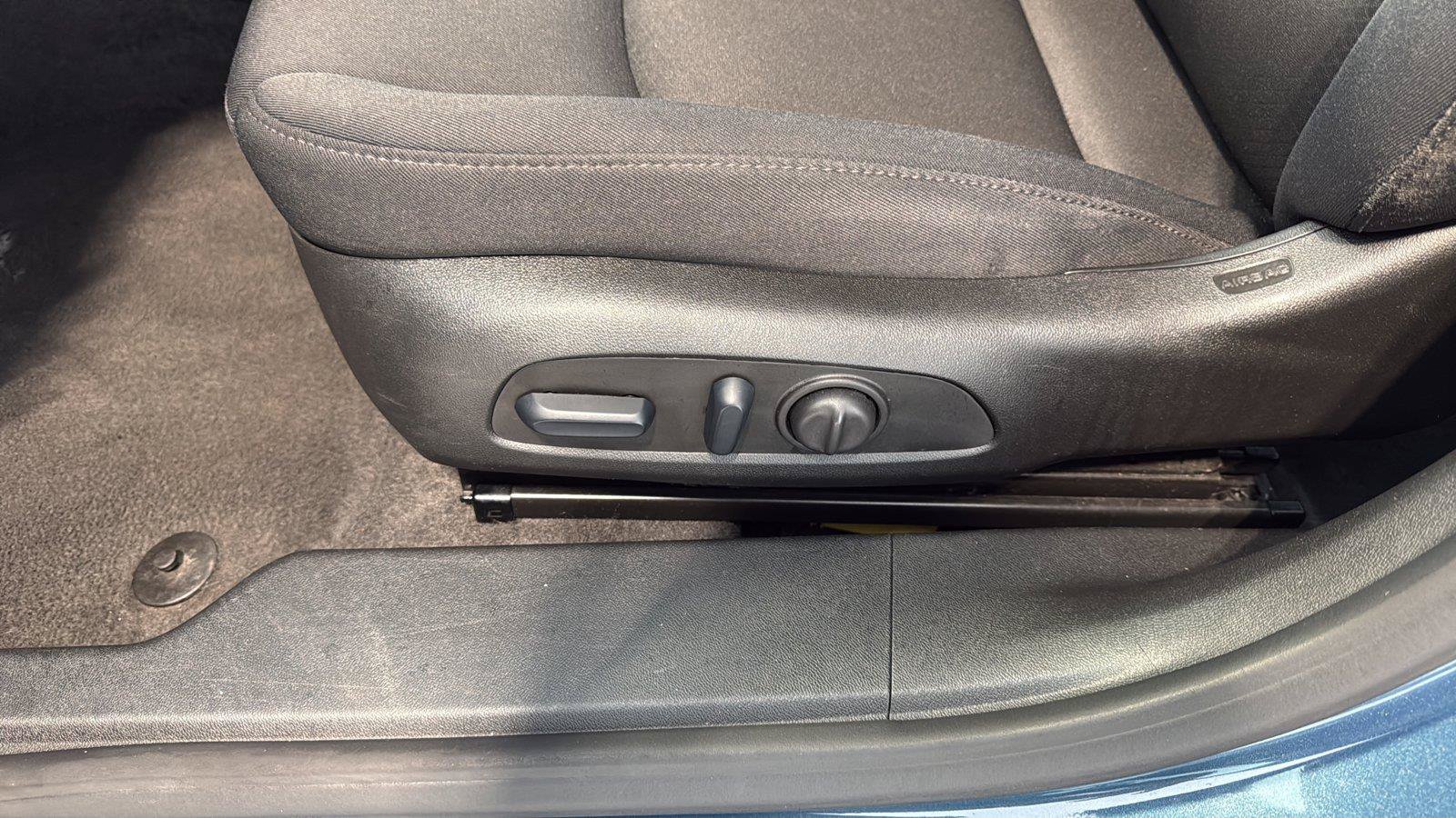 Used 2024 Chevrolet Malibu LT FWD image 22