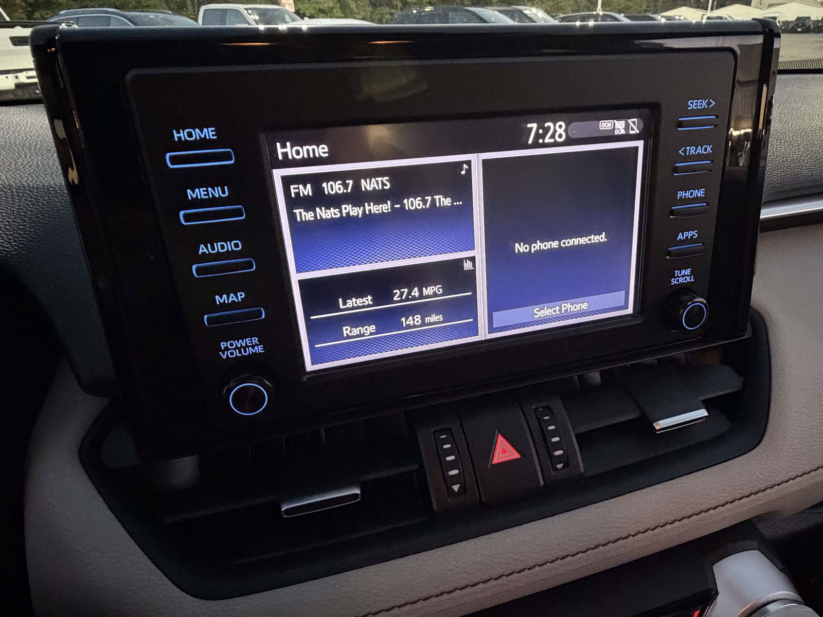 Used 2019 Toyota RAV4 XLE Premium w/ Cold Weather Package AWD/4WD image 8