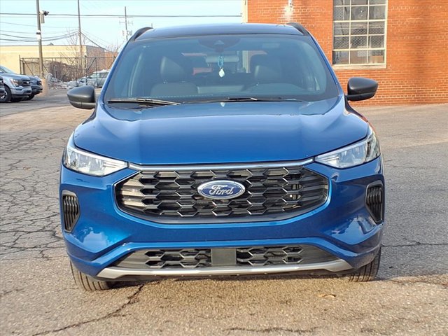 Certified 2023 Ford Escape ST-Line w/ Tech Pack #1 image 4