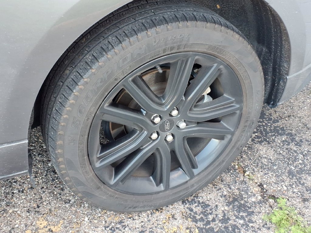 Certified 2024 Ford Edge ST-Line AWD/4WD image 30