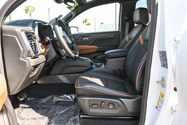 Used 2024 GMC Canyon AT4 w/ Technology Package AWD/4WD image 19