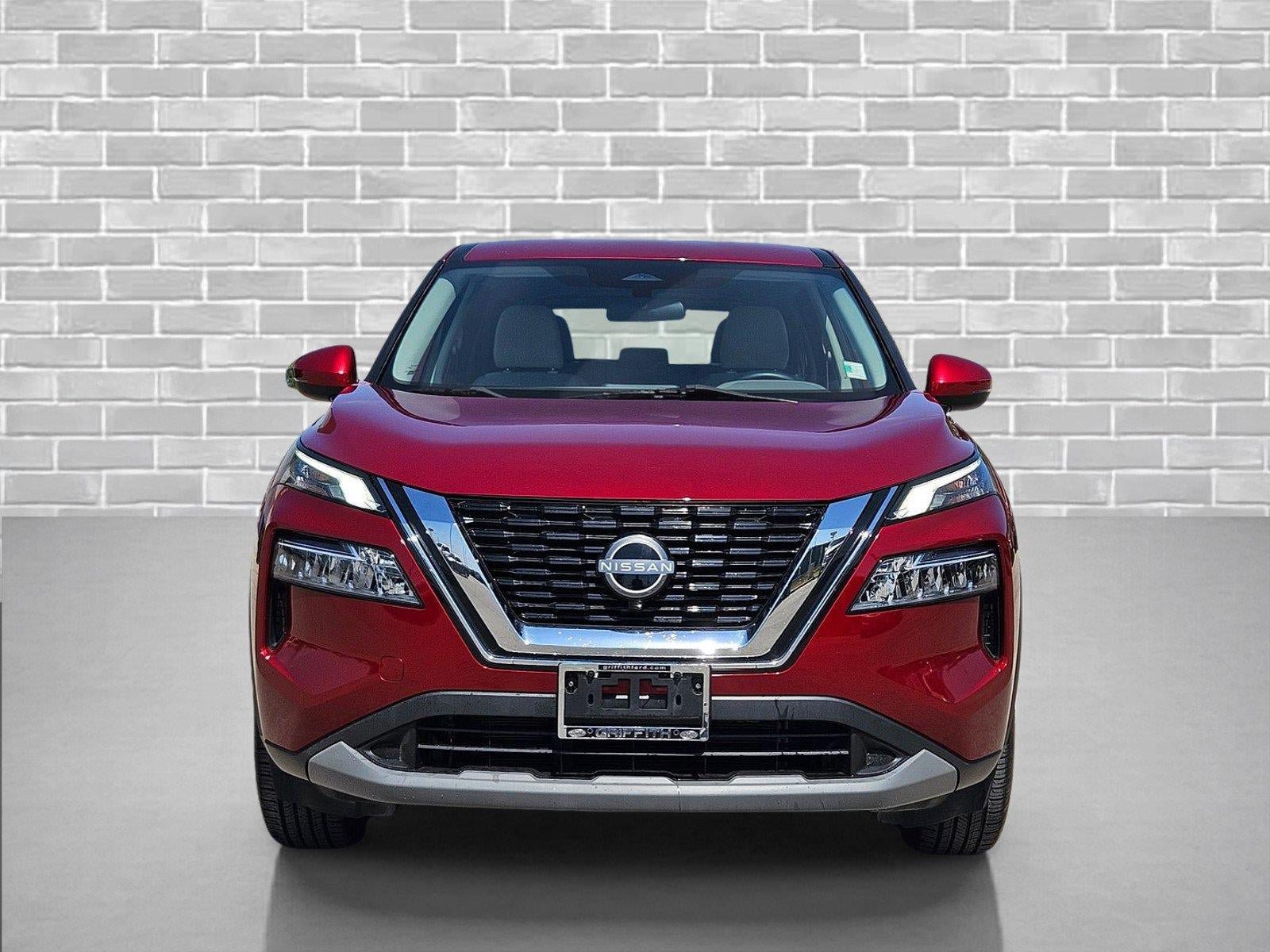 Used 2023 Nissan Rogue SV FWD image 2