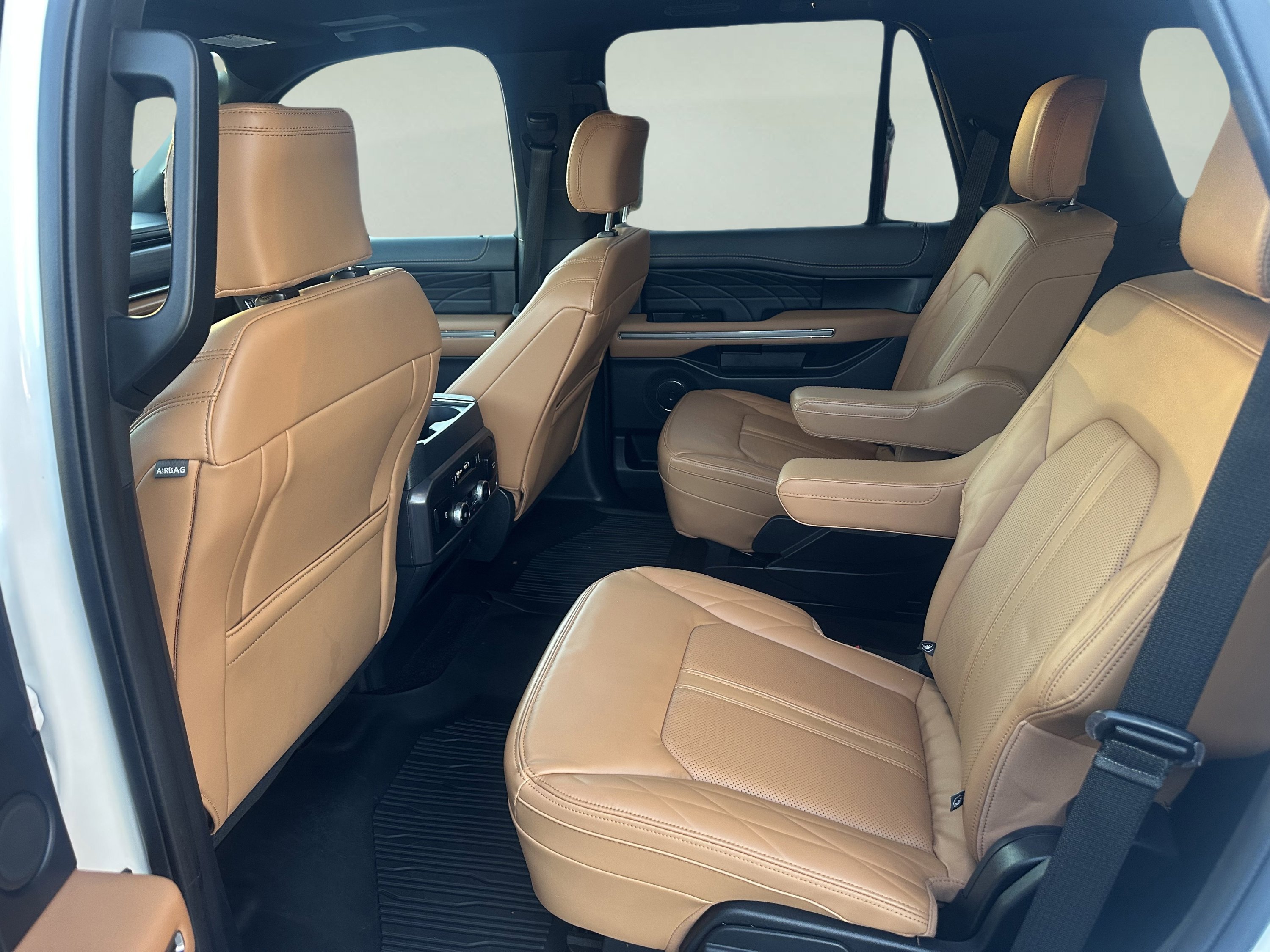 Certified 2022 Ford Expedition Platinum image 8