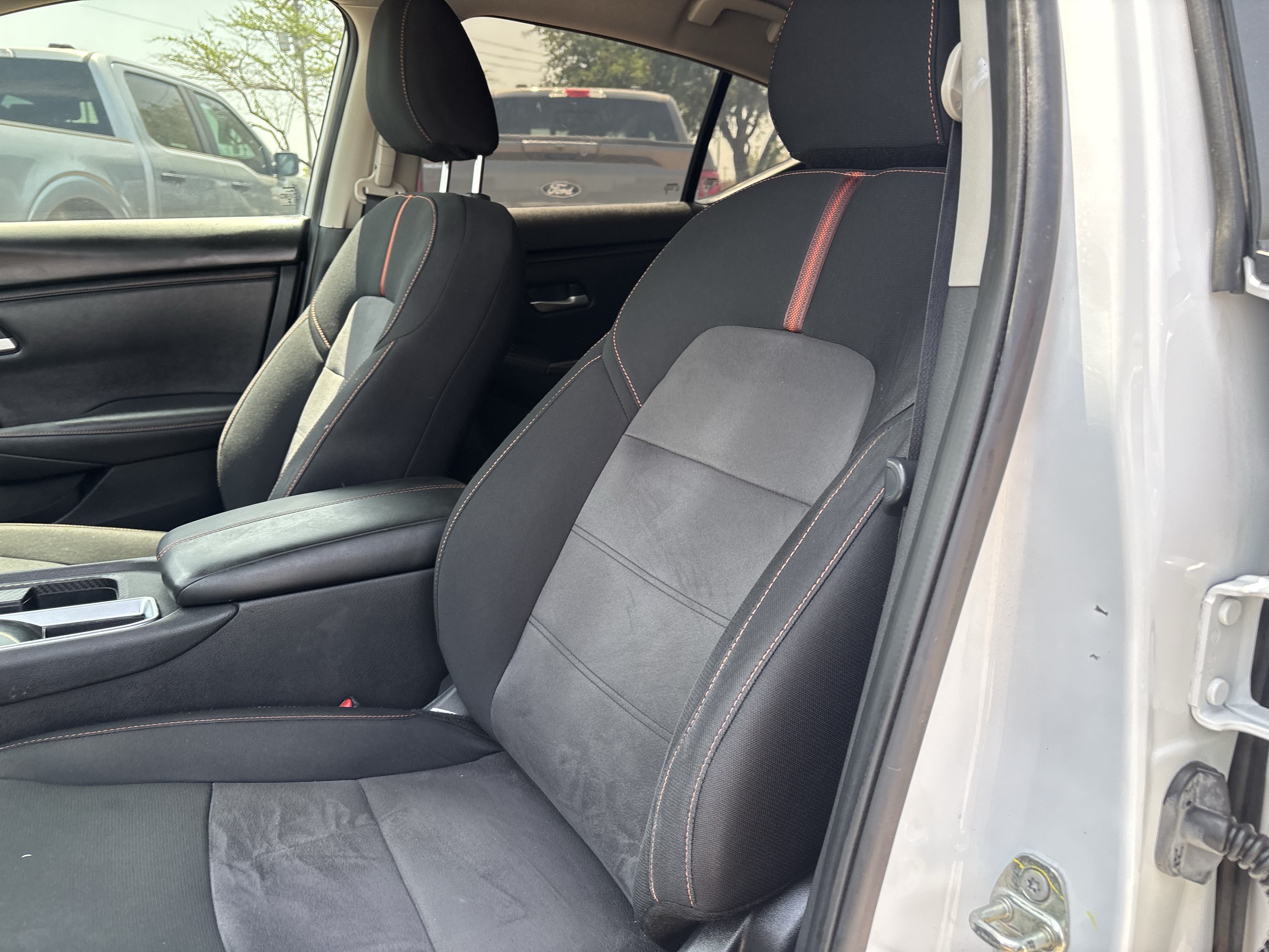 Used 2023 Nissan Sentra SR w/ Midnight Edition Package FWD image 11