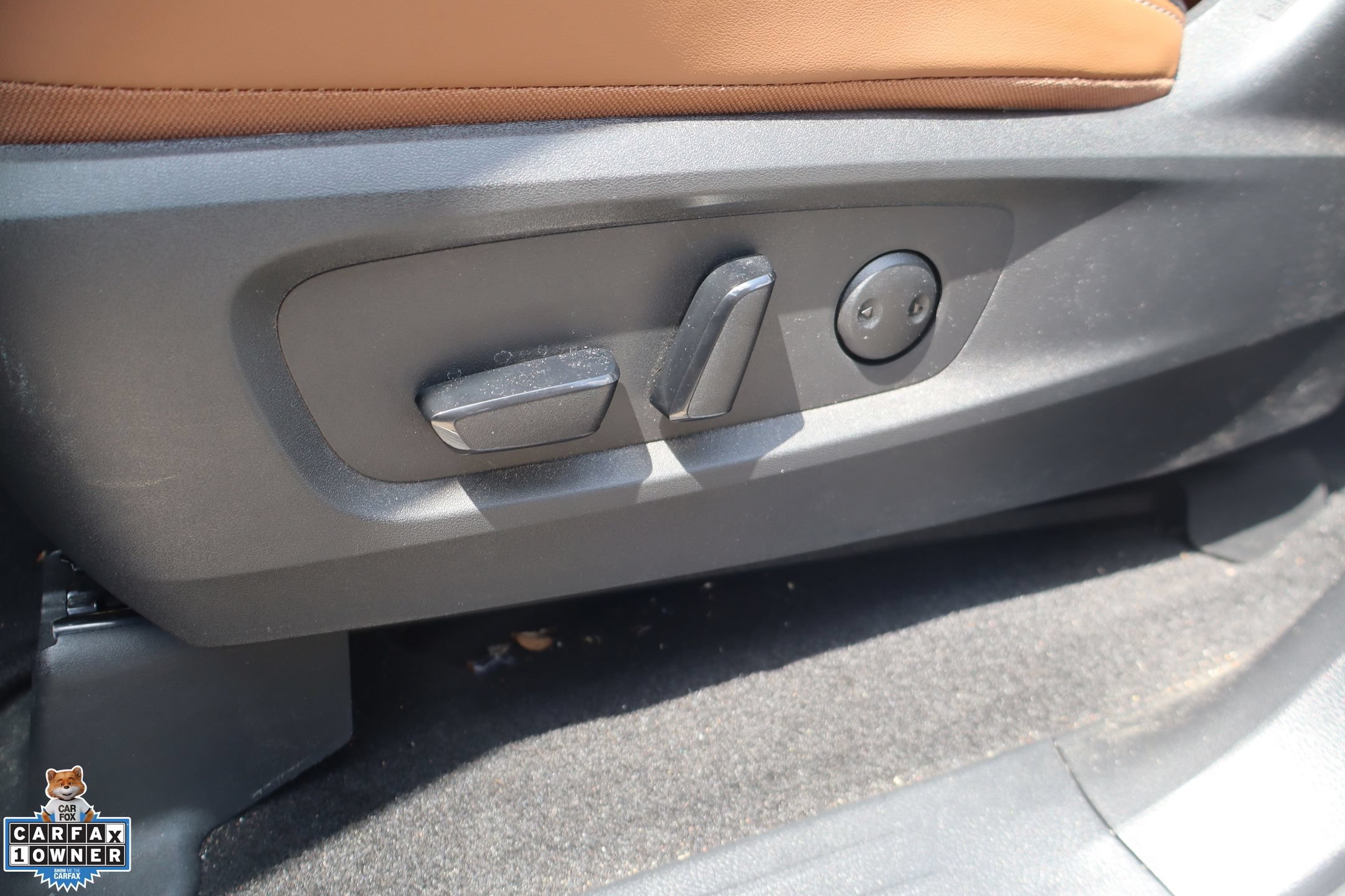 Used 2025 Nissan Pathfinder Platinum FWD image 13