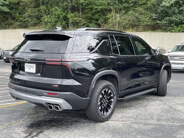 Used 2025 Chevrolet Traverse Z71 w/ Enhanced Driving Package AWD/4WD image 3