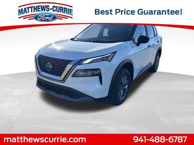 Used 2023 Nissan Rogue S image 1