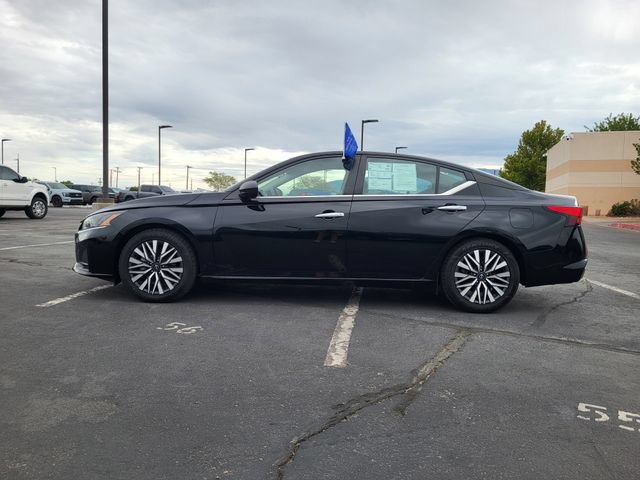 Used 2024 Nissan Altima 2.5 SV FWD image 4
