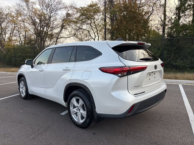 Used 2023 Toyota Highlander L image 3