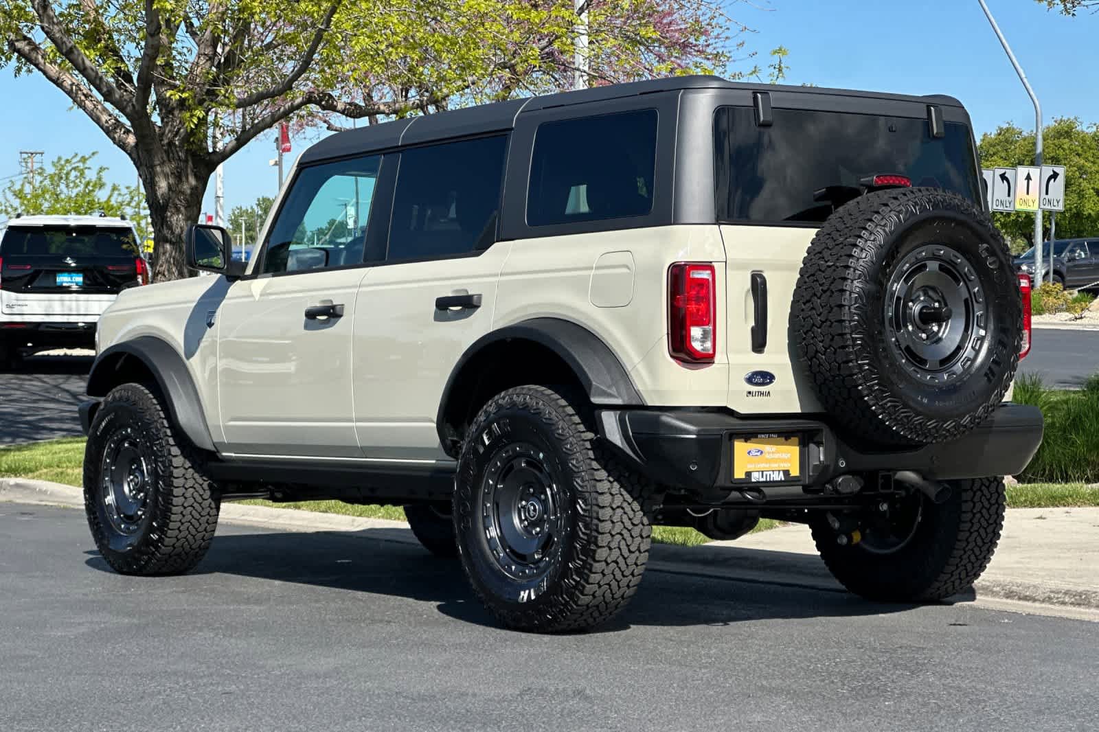 Certified 2025 Ford Bronco Big Bend w/ Black Diamond Package AWD/4WD image 6