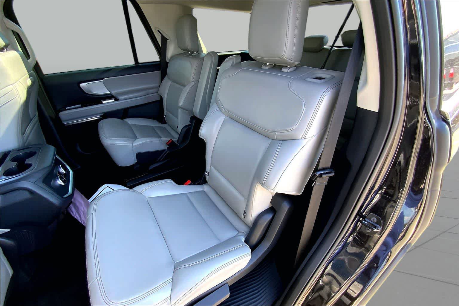 Certified 2025 Ford Expedition Active RWD image 19