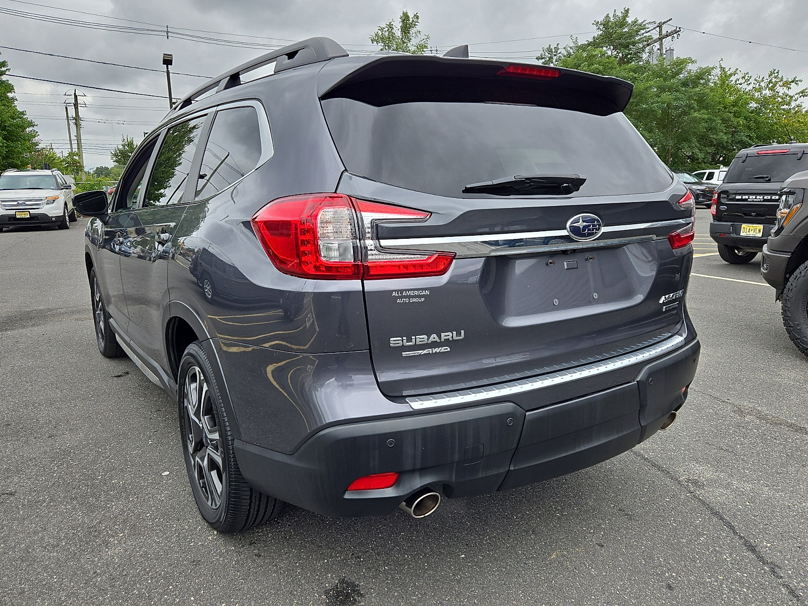 Used 2024 Subaru Ascent Limited w/ Technology Package AWD/4WD image 8