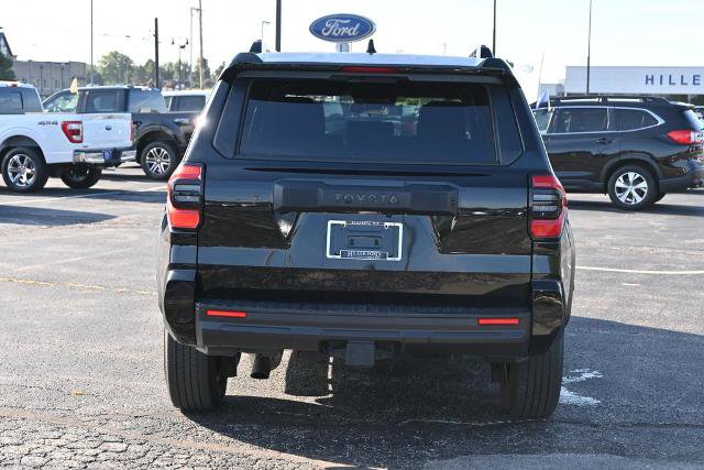 Used 2025 Toyota 4Runner SR5 AWD/4WD image 10