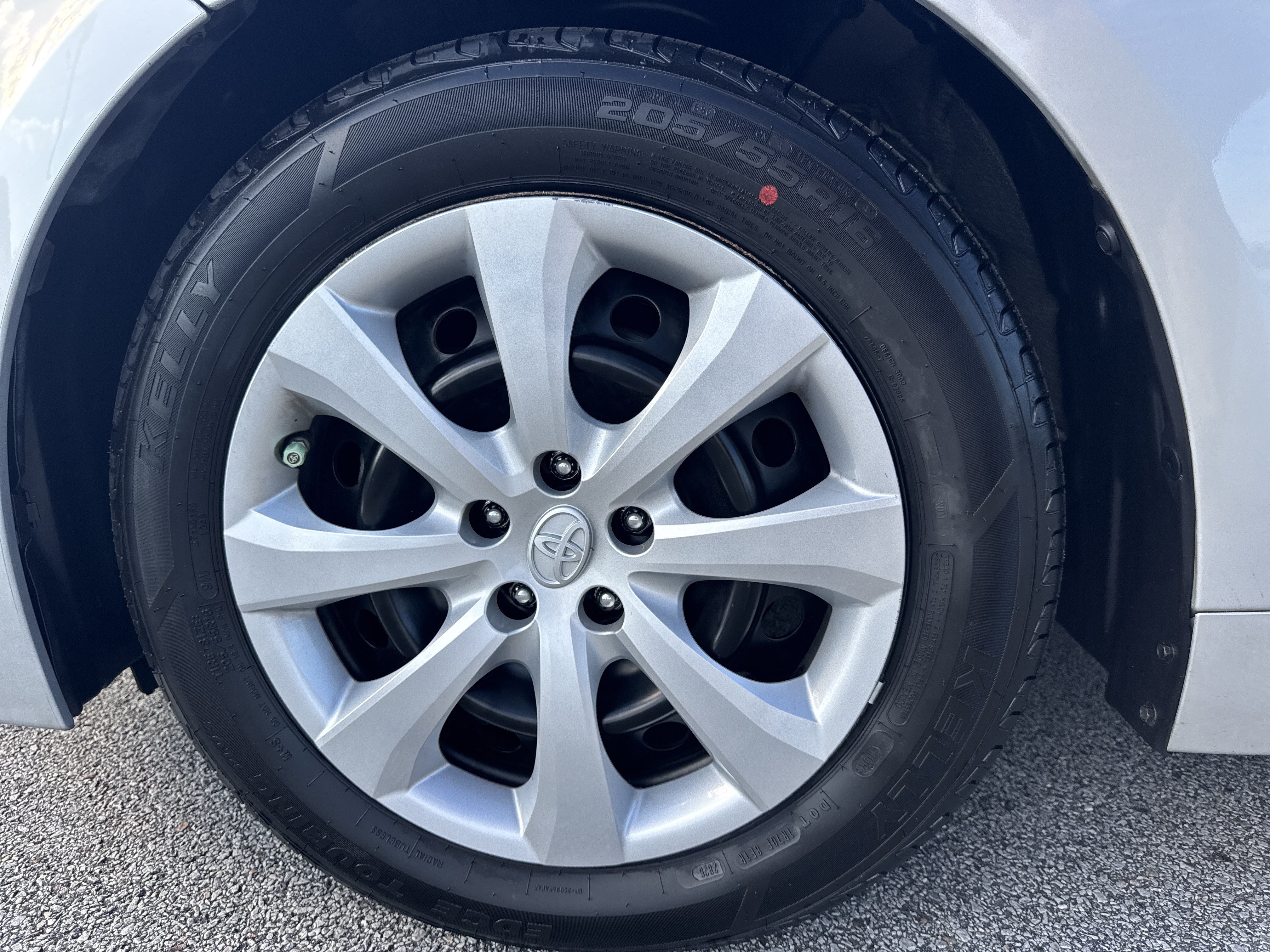 Used 2023 Toyota Corolla LE FWD image 12