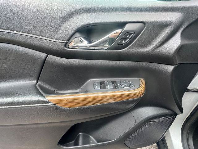 Used 2019 GMC Acadia SLE AWD/4WD image 17