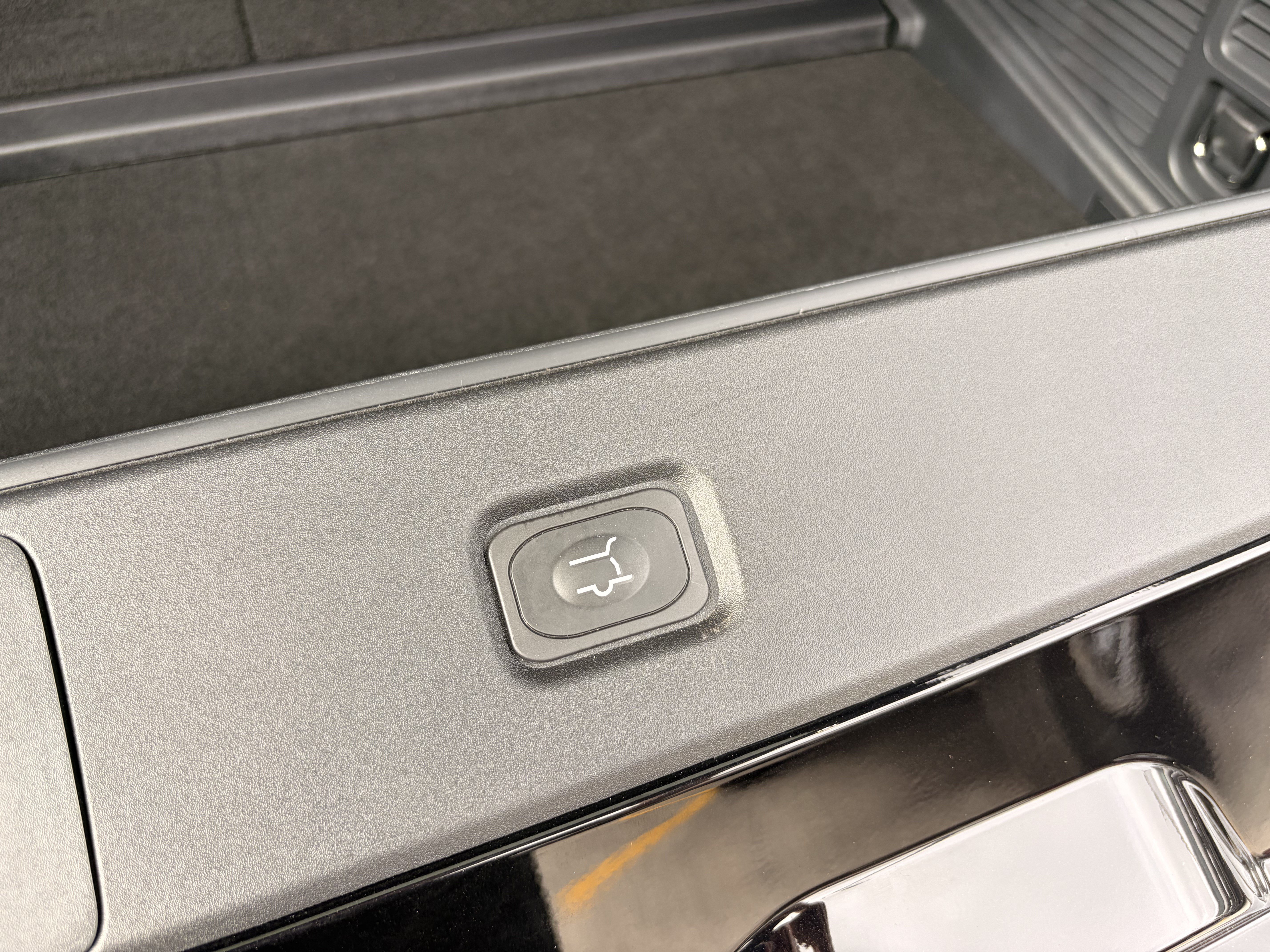 Certified 2025 Ford Expedition Active RWD image 8